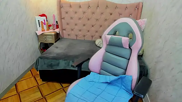 Lianngrace online show from 03-26-26, 02:15