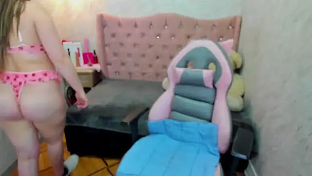 Snapshot of Lianngrace chatting on 02-18-26, 02:02 Lianngrace online show from 02-18-26, 02:02