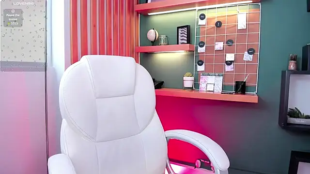 Bella walker  online show from 11-01-25, 05:07