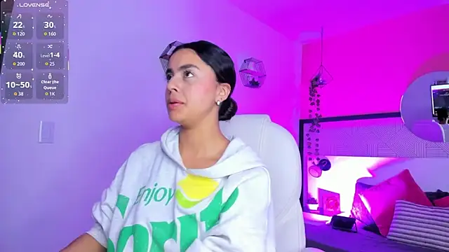 Bella walker  online show from 03-24-26, 09:15