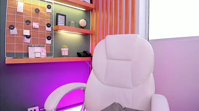 Bella walker  online show from 11-20-25, 06:08