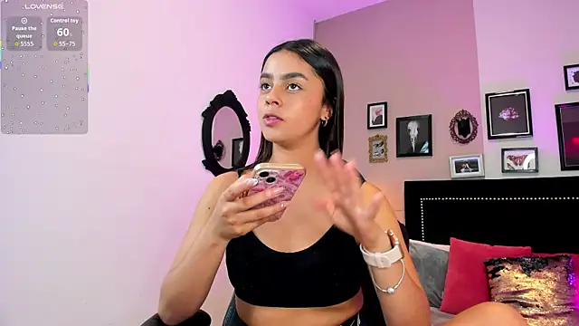 Bella walker  online show from 01-06-26, 08:24