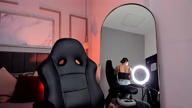 Bella walker  online show from 03-12-26, 08:02