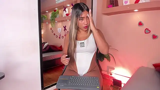 SofiaBennett  online show from 02-16-26, 12:26