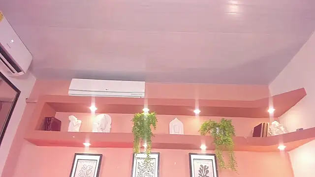 SofiaBennett  online show from 12-15-25, 12:22