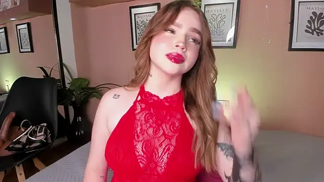Snapshot of SabrinaWalker chatting on 05-13-26, 07:32 SabrinaWalker online show from 05-13-26, 07:32