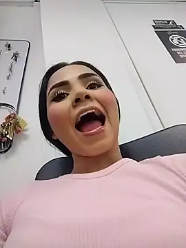 Snapshot of Natty_roberts_ chatting on 02-27-26, 09:47 Natty roberts online show from 02-27-26, 09:47