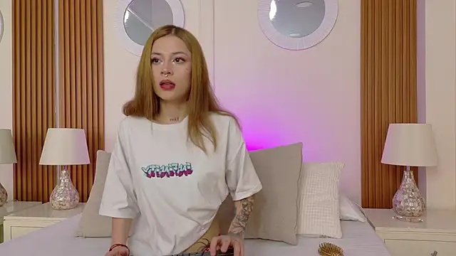 AmberHudson online show from 11-18-25, 07:28