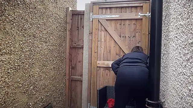 eatmypie69 online show from 10-08-25, 11:12