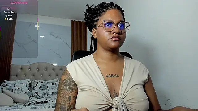 Snapshot of ZahraRose chatting on 04-21-26, 01:42 ZahraRose online show from 04-21-26, 01:42