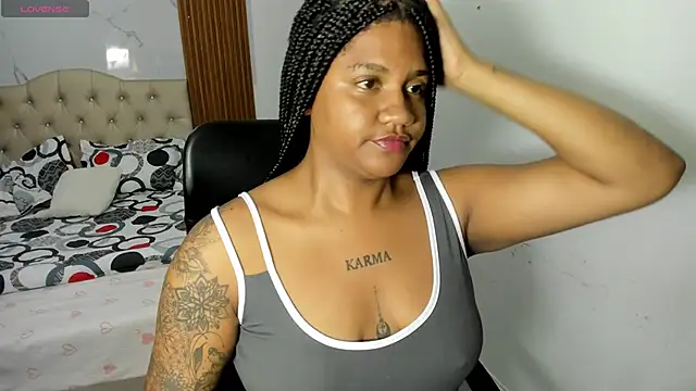 Snapshot of ZahraRose chatting on 05-05-26, 08:45 ZahraRose online show from 05-05-26, 08:45