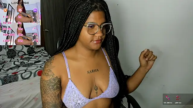 Snapshot of ZahraRose chatting on 05-20-26, 11:07 ZahraRose online show from 05-20-26, 11:07