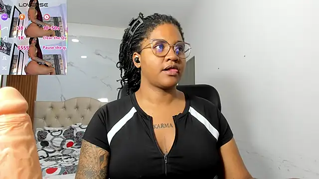 Snapshot of ZahraRose chatting on 06-01-26, 08:41 ZahraRose online show from 06-01-26, 08:41