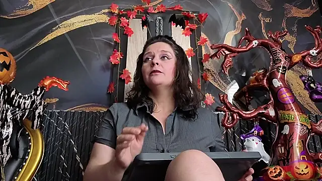 AmandaKovich online show from 10-22-25, 07:35