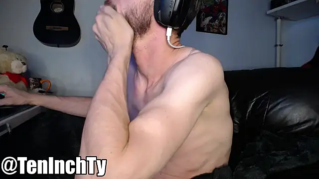 Snapshot of teninchty chatting on 07-19-26, 03:59 teninchty online show from 07-19-26, 03:59