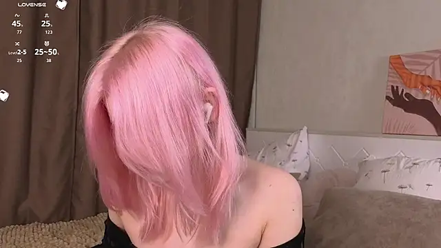 EdlaHewell online show from 01-13-26, 01:09