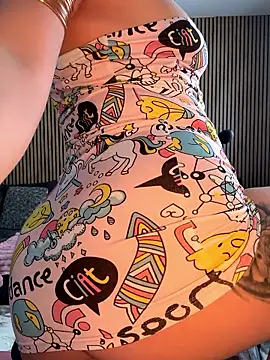 YoungHotMilf97 online show from 01-08-26, 09:37