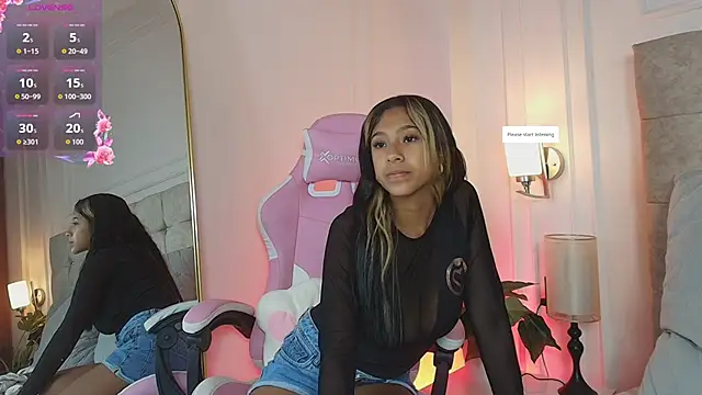 Snapshot of JasmineRoss_1 chatting on 06-08-26, 01:33 JasmineRoss 1 online show from 06-08-26, 01:33