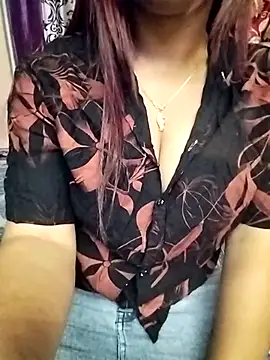 Snapshot of srijashemale chatting on 03-09-25, 08:10 srijashemale online show from 03-09-25, 08:10