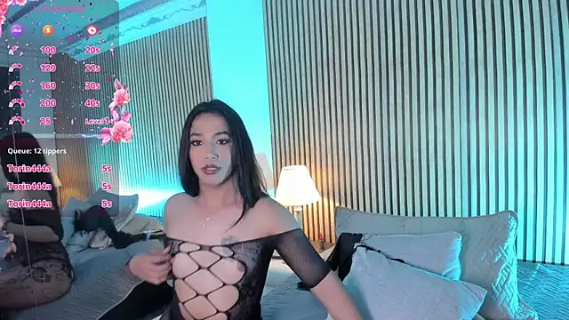 Snapshot of MichelleOwens chatting on 03-18-25, 09:53 MichelleOwens online show from 03-18-25, 09:53