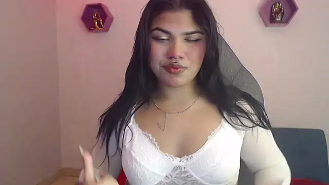 Snapshot of melany_rouse18 chatting on 03-23-25, 02:04 melany rouse18 online show from 03-23-25, 02:04