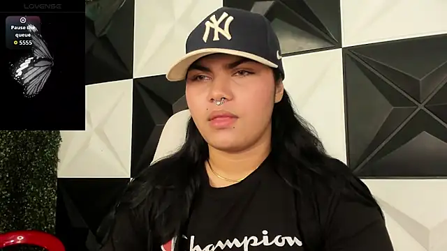 Snapshot of melany_rouse18 chatting on 02-04-26, 02:06 melany rouse18 online show from 02-04-26, 02:06