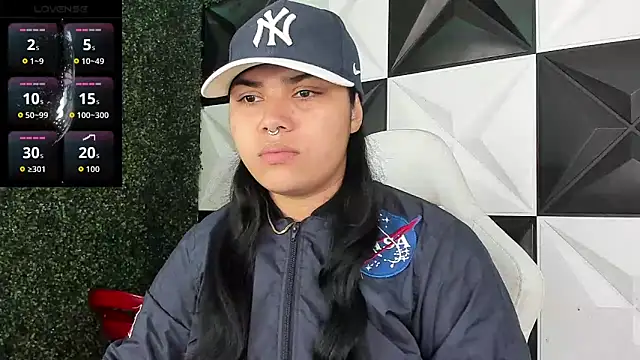 Snapshot of melany_rouse18 chatting on 02-24-26, 10:32 melany rouse18 online show from 02-24-26, 10:32