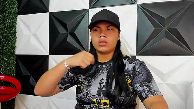 Snapshot of melany_rouse18 chatting on 02-13-26, 01:05 melany rouse18 online show from 02-13-26, 01:05