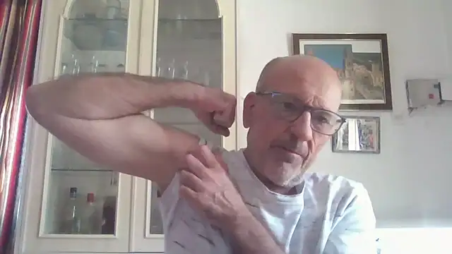 Snapshot of llopaco chatting on 10-07-25, 10:05 llopaco online show from 10-07-25, 10:05