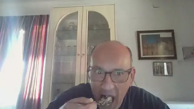 Snapshot of llopaco chatting on 10-23-25, 11:53 llopaco online show from 10-23-25, 11:53