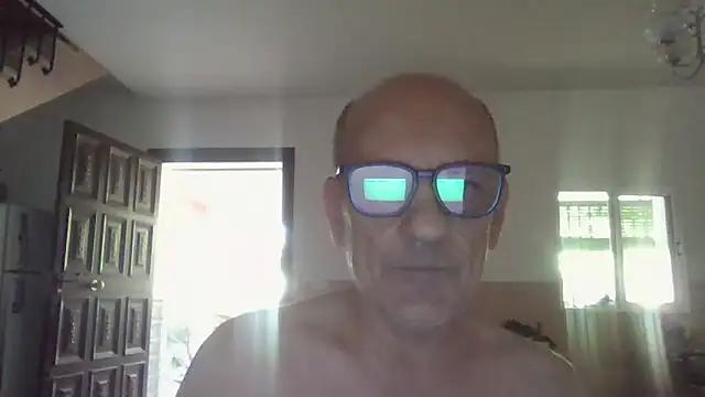 Snapshot of llopaco chatting on 06-15-26, 11:10 llopaco online show from 06-15-26, 11:10