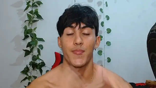 Snapshot of neithanzynxx chatting on 02-23-25, 10:31 neithanzynxx online show from 02-23-25, 10:31