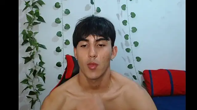 Snapshot of neithanzynxx chatting on 02-28-25, 10:39 neithanzynxx online show from 02-28-25, 10:39
