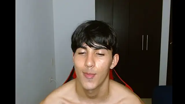 Snapshot of neithanzynxx chatting on 03-19-25, 10:31 neithanzynxx online show from 03-19-25, 10:31