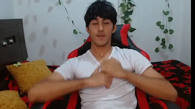 Snapshot of neithanzynxx chatting on 02-19-25, 07:48 neithanzynxx online show from 02-19-25, 07:48