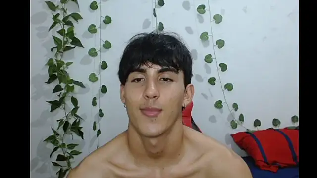 Snapshot of neithanzynxx chatting on 03-05-25, 10:43 neithanzynxx online show from 03-05-25, 10:43