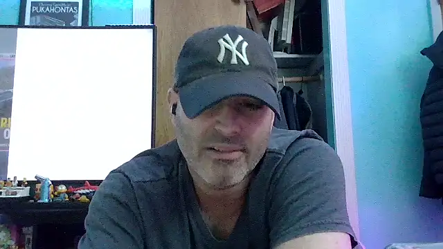 Snapshot of Novabear6996 chatting on 02-01-26, 04:44 Novabear6996 online show from 02-01-26, 04:44