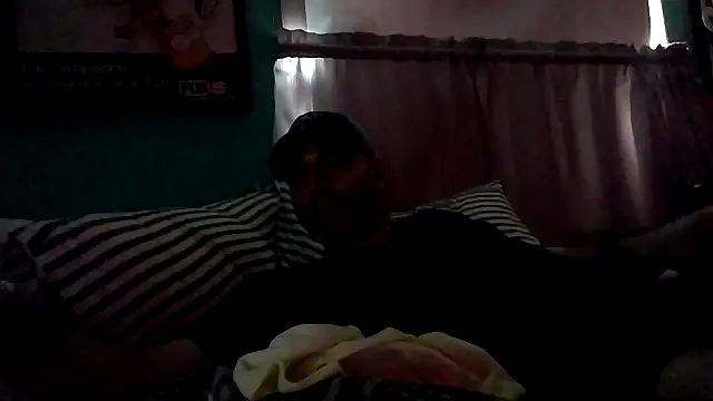 Snapshot of Novabear6996 chatting on 02-06-26, 02:35 Novabear6996 online show from 02-06-26, 02:35