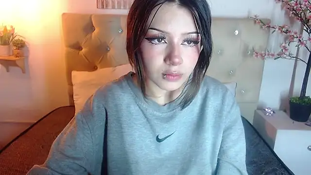 fyreandfox  online show from 11-02-25, 08:47