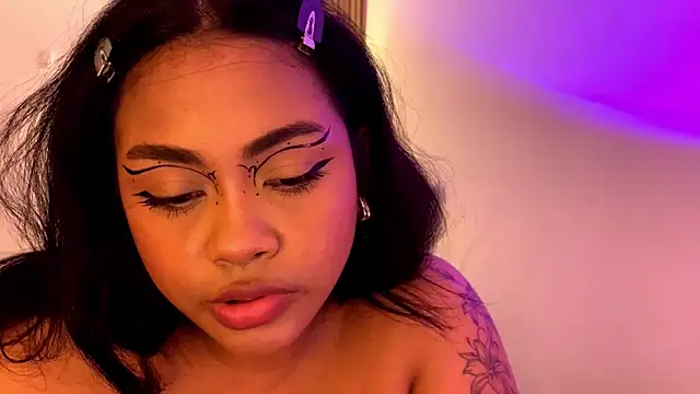 Snapshot of Dahiana_Giil chatting on 05-06-26, 05:33 Dahiana Giil online show from 05-06-26, 05:33