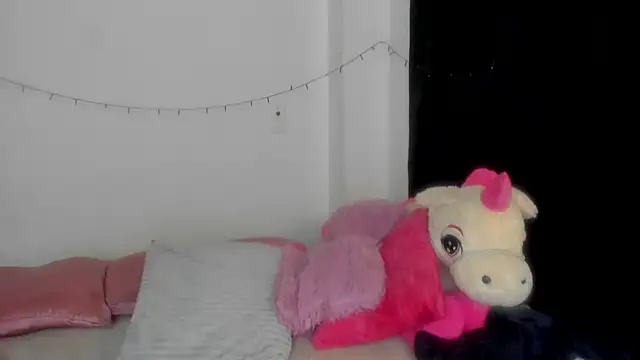 Snapshot of Danna_Myst chatting on 01-17-26, 02:37 Danna Myst online show from 01-17-26, 02:37