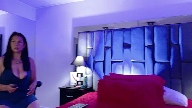 Aisha Nowak online show from 04-10-26, 10:06