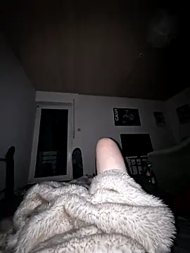 Snapshot of DerechteJunge chatting on 10-19-25, 02:03 DerechteJunge online show from 10-19-25, 02:03