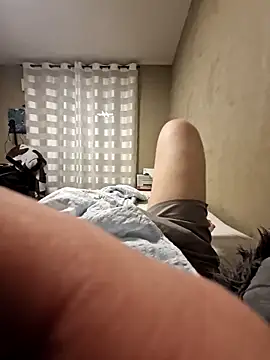 Snapshot of DerechteJunge chatting on 02-26-25, 08:36 DerechteJunge online show from 02-26-25, 08:36