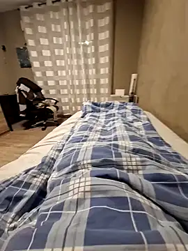 Snapshot of DerechteJunge chatting on 02-16-25, 03:47 DerechteJunge online show from 02-16-25, 03:47