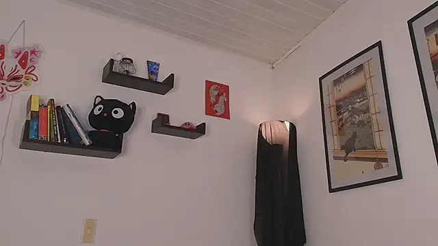 Snapshot of mmycaliope chatting on 10-16-25, 10:40 mmycaliope online show from 10-16-25, 10:40