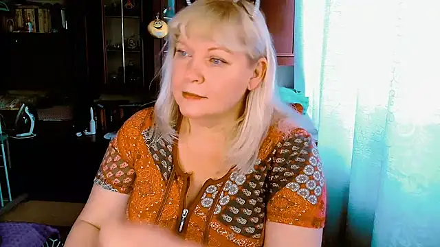 FlowerButterf online show from 12-15-25, 07:14