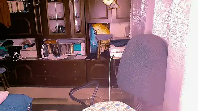 FlowerButterf online show from 03-02-26, 08:49