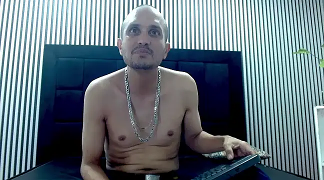 Snapshot of JhonTorres018 chatting on 02-18-25, 03:42 JhonTorres018 online show from 02-18-25, 03:42