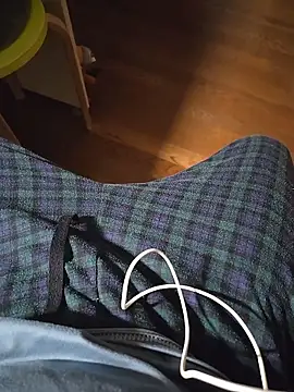 halu5400 online show from 12-18-25, 01:04